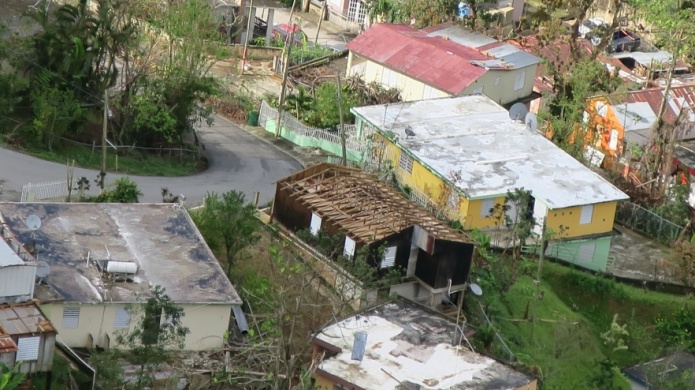 Interior de Puerto Rico intenta a duras penas recuperar la normalidad tras MarÃ­a
