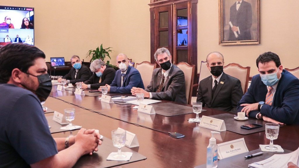  Buscan alternativas para apelar la suspensi&oacute;n de la acreditaci&oacute;n de neurocirug&iacute;a 