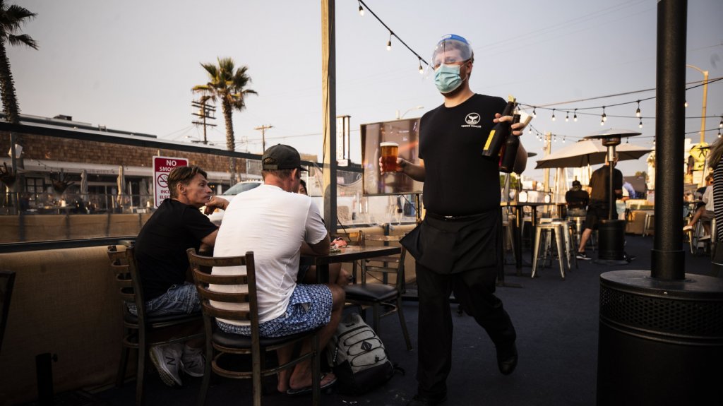  EE.UU. suma otras 1.000 muertes por la covid-19 y llega a 227.604 