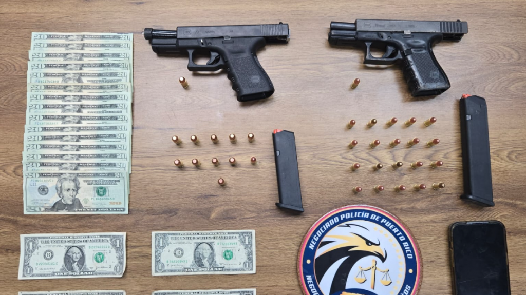  Arrestan a dos hombres con armas de fuego en Isla Verde 