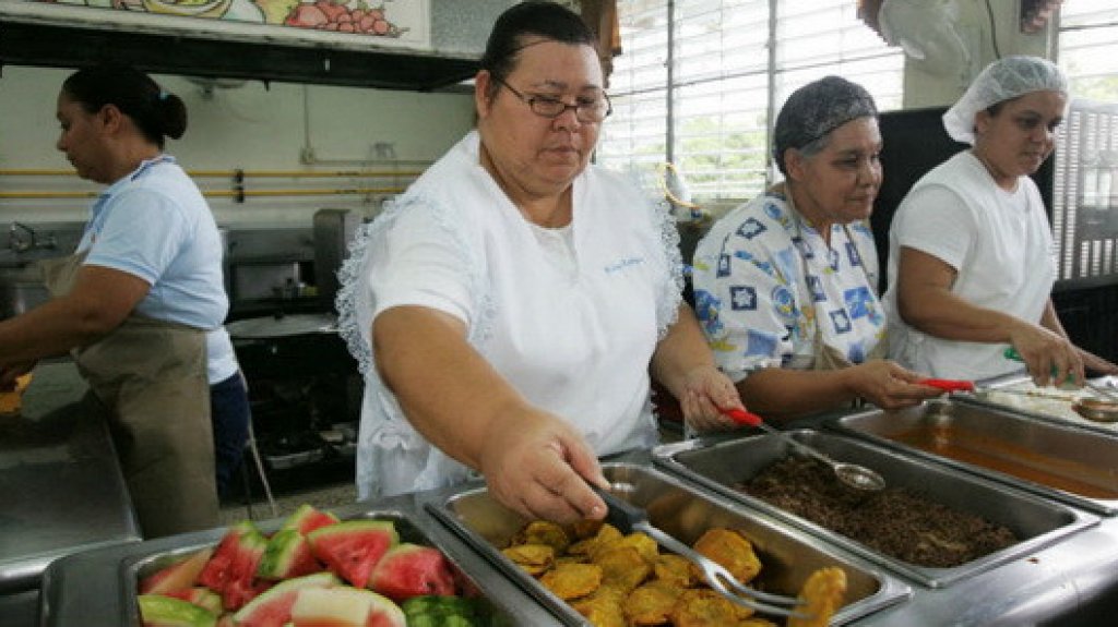  Comedores escolares comenzar&aacute;n a servir almuerzos &ldquo;to go&rdquo; desde el 31 de agosto 