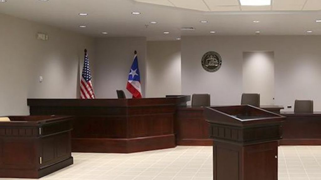  Encuentran causa para juicio contra mujer de centro de cuido por mantener a anciana de 85 a&ntilde;os amordazada y amarrada a una silla de ruedas, a la que insultaba y golpeaba con palos de escoba 