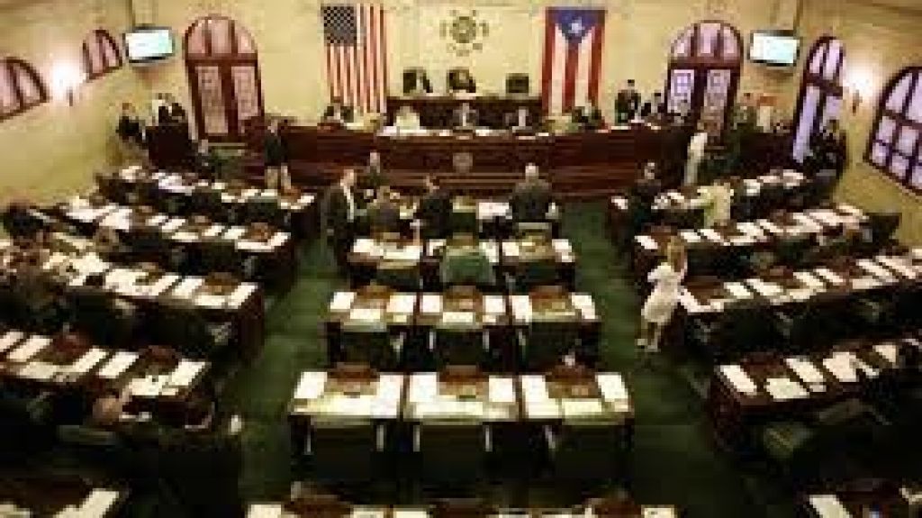  Abogan por independencia de la Comisi&oacute;n de Energ&iacute;a 