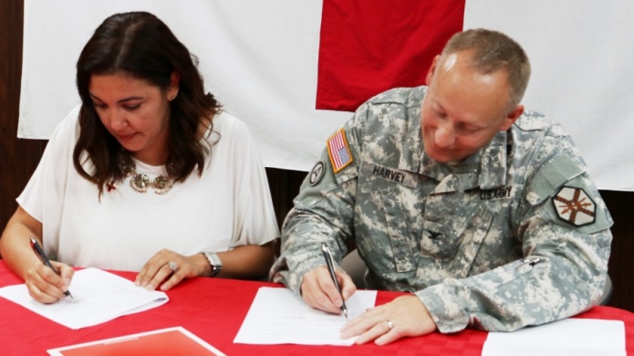 Cruz Roja Americana y Fuerte Buchanan firman acuerdo para acceder a mÃ¡s servicios y que militares y veteranos puedan hacerse voluntarios