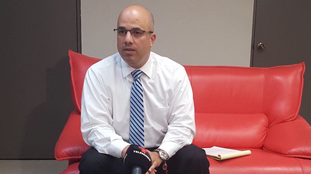  Se queda H&eacute;ctor Ferrer al mando del PPD a pesar de complicaci&oacute;n de salud 