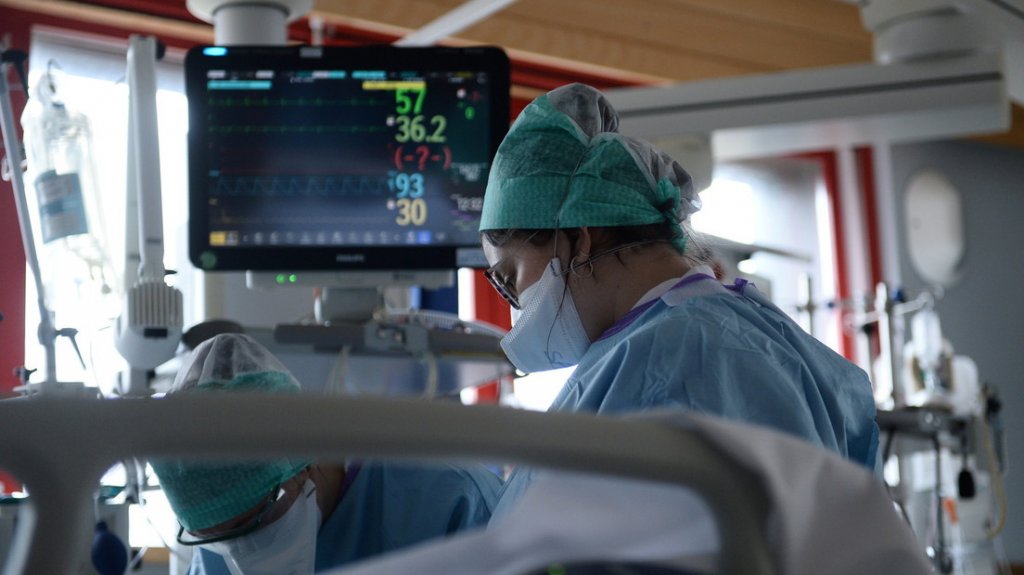  Una adolescente de EE.UU. sufre quemaduras graves al tratar de imitar un video de TikTok 