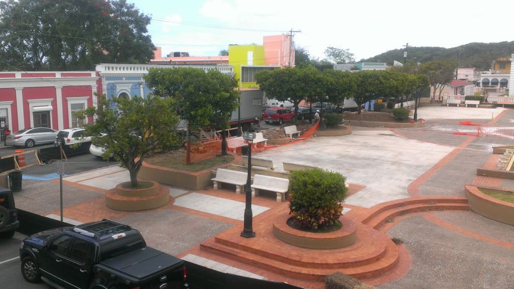 Comerciantes de Vega Alta reciben impulso para salir adelante tras el paso del ciclÃ³n MarÃ­a