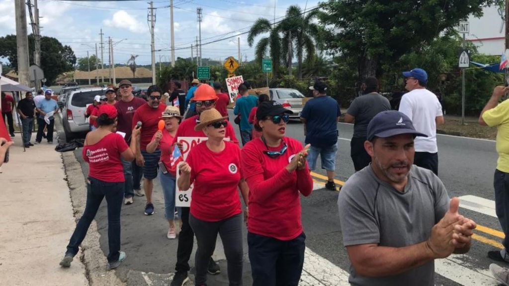  Sindicatos respaldan trabajadores en huelga de Cadillac Uniform en Bayamón 