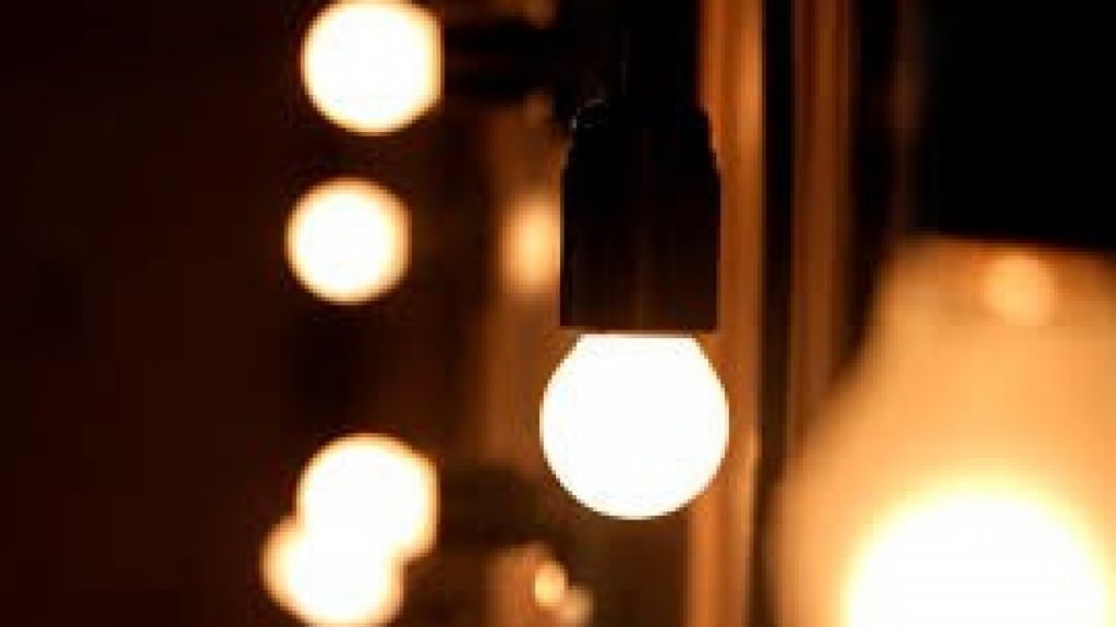  Le lleg&oacute; la luz a do&ntilde;a Natividad en Comer&iacute;o 