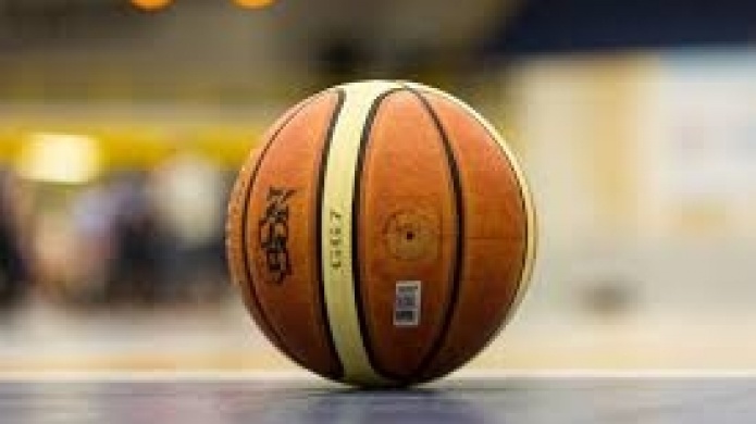 Los Santeros dominan sin mayor contrapeso a los Vaqueros