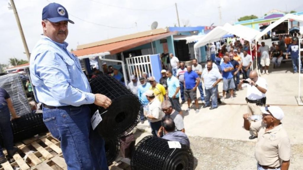  Pescadores afectados por el hurac&aacute;n Mar&iacute;a reciben nuevos materiales a trav&eacute;s del Departamento de Agricultura 