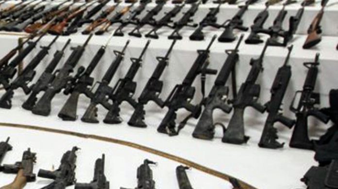 Autoridades italianas confiscan cargamento de armas dirigido a Libia