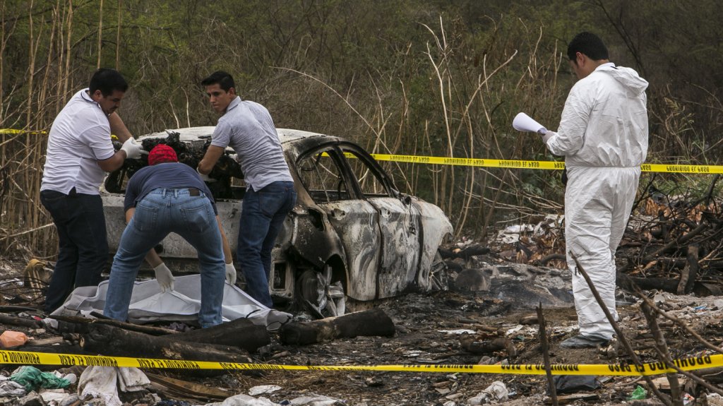  Identifican a tres guatemaltecos m&aacute;s en masacre con 19 calcinados en M&eacute;xico 