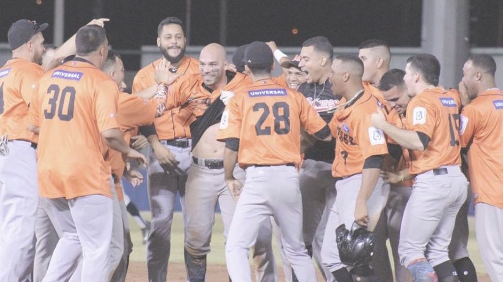  Siguen con paso firme Titanes y Sultanes 