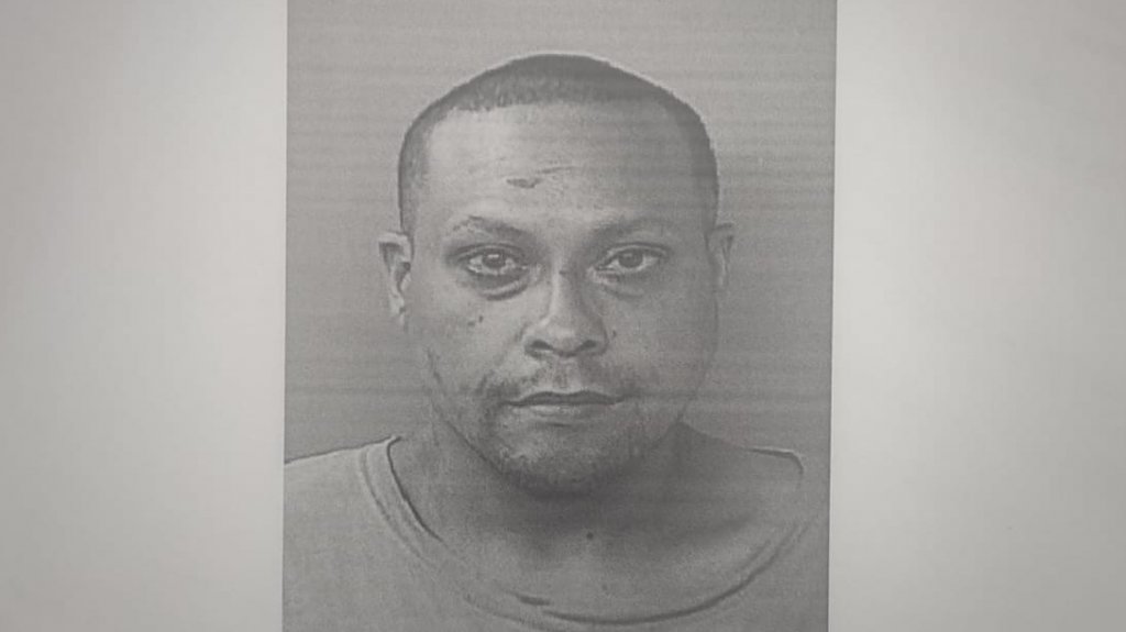  Arrestan a individuo en Aguadilla por violencia de g&eacute;nero y violaci&oacute;n a la Ley de Armas 