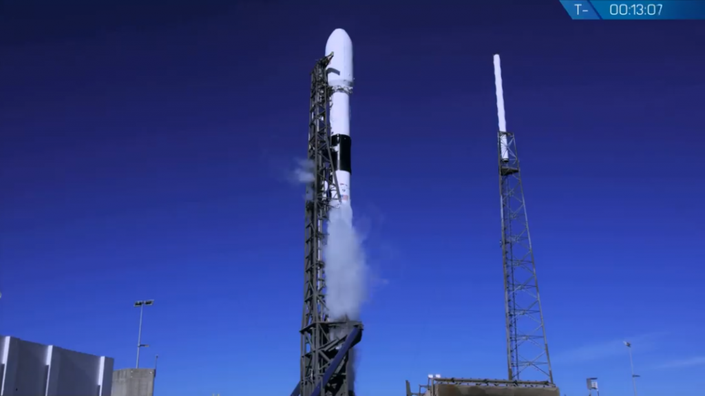  SpaceX lanza un Falcon 9 con un sat&eacute;lite de reconocimiento secreto de EE.UU. 