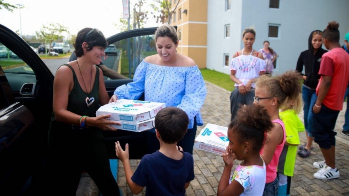  Primera dama comparte con refugiados en San Juan