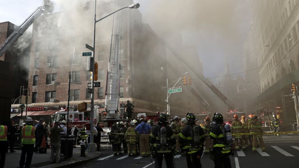 Un muerto por incendio en un edificio de apartamentos de Nueva York