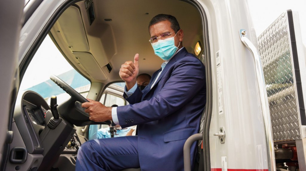  Gobernador entrega equipo a Negociados del DSP, entre ellos cien veh&iacute;culos a la flota de la Polic&iacute;a 