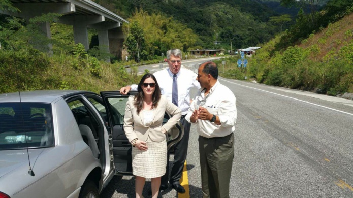 Federales inspeccionan condiciones de la carretera PR-10 de Ponce a Adjuntas