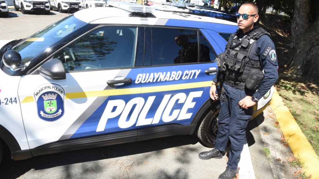  Mujer vestida con uniforme de enfermera hurta cosm&eacute;ticos valorados en $1,615 