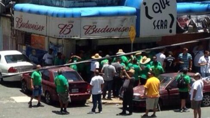 !Con Mucha Sed los Manifestantes! 