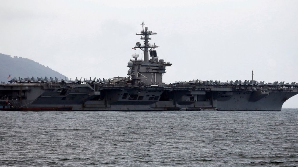  Marinero de portaviones de EE.UU. muere por coronavirus 