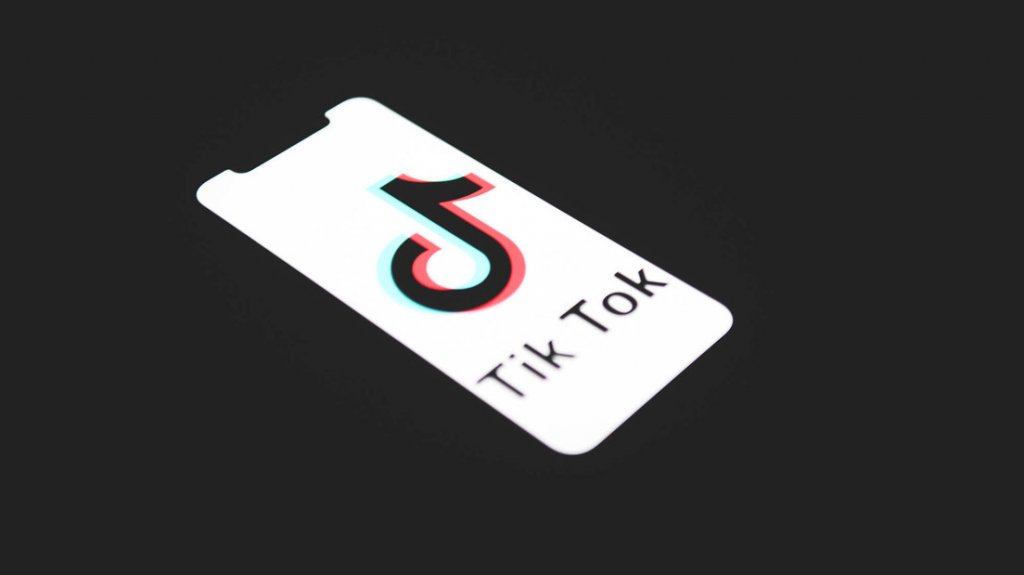  Senador de EE.UU. insta a Apple y Google a eliminar TikTok de sus tiendas de aplicaciones 