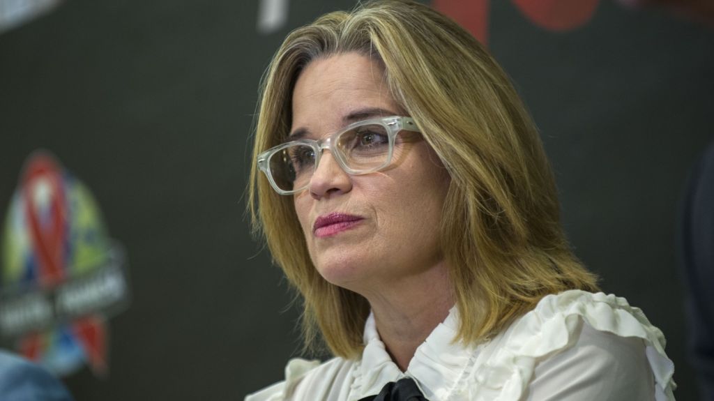  La alcaldesa San Juan paga a los empleados de Manejo de Emergencia 