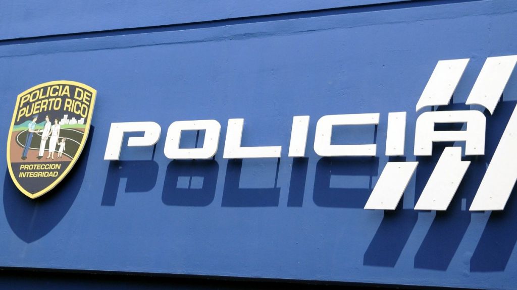  Roban excavadora de hormigonera en Toa Alta 