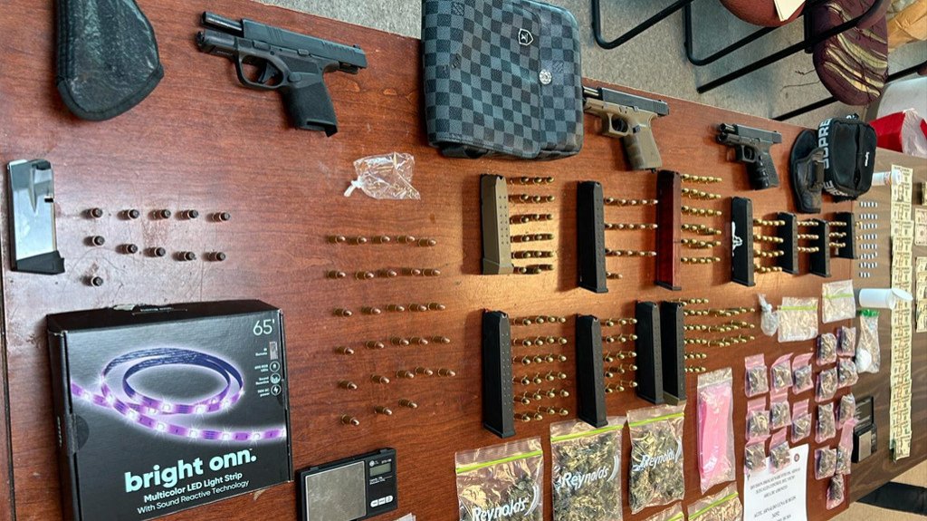  Video:Tres arrestados en allanamiento en Coamo 