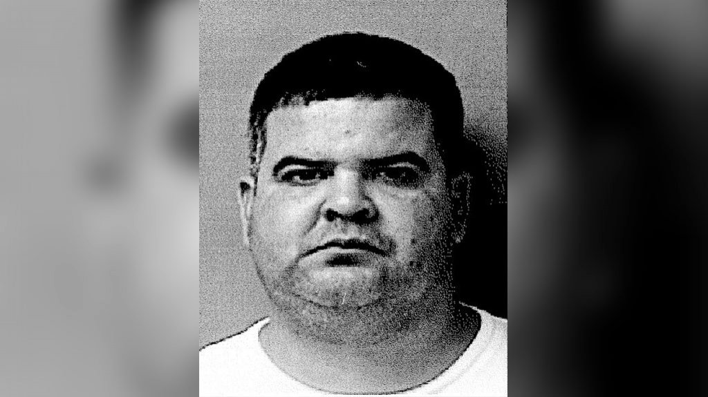  Procesan a sujeto por enviarle mensajes de texto a su expareja pese a mantener vigente una orden de protecci&oacute;n 