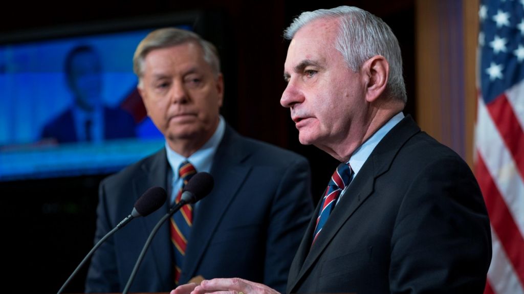  Trump dice Rusia no est&aacute; feliz con retirada de Siria, aunque Putin la saluda 