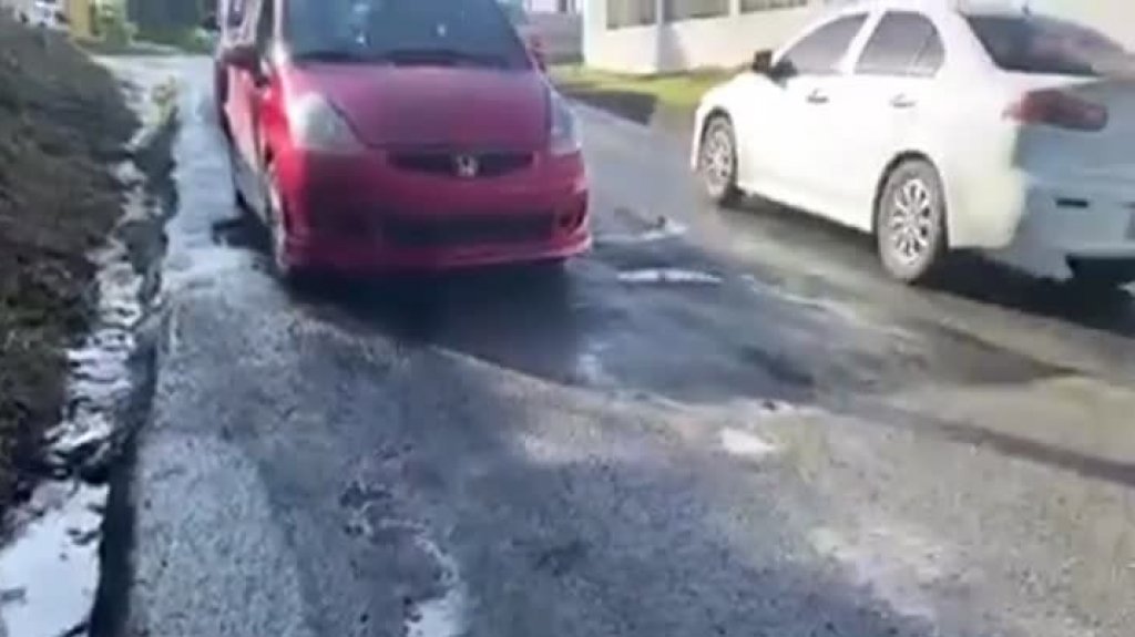  Video: Autos caen “Sembrados” en hoyos de carretera en Yabucoa 