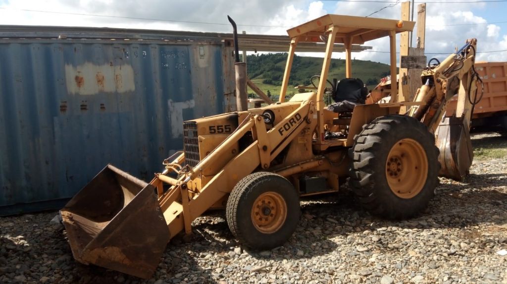  Fotos: Recuperan en Naguabo y Juncos 9 camiones, 3 Excavadoras y 2 vagones robados 