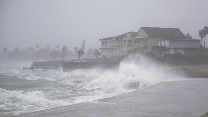Texas pide a Trump que declare el estado de catÃ¡strofe natural por el huracÃ¡n Harvey