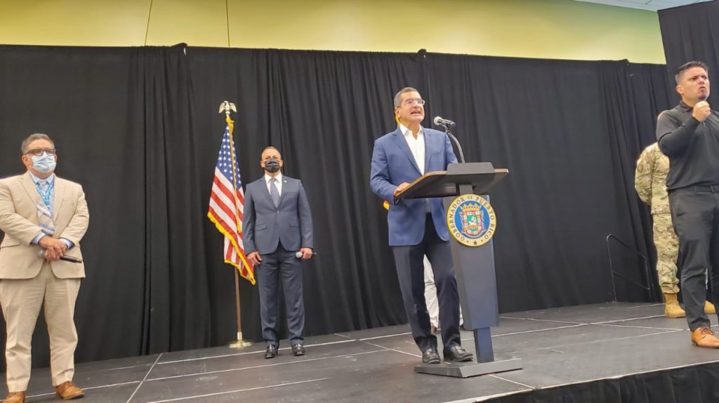  Pierluisi firma Orden Ejecutiva para dar mayor transparencia en el proceso de contrataci&oacute;n de servicios profesionales en el gobierno 