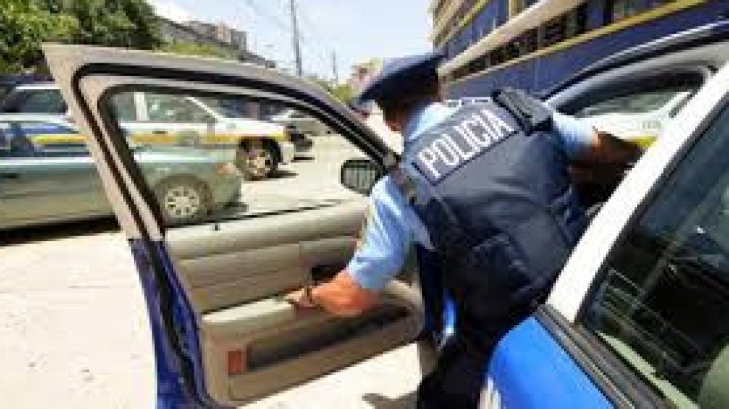  2 &ldquo;Cacos&rdquo; armados asaltan conductor en Las Piedras y le roban 2 d&oacute;lares 