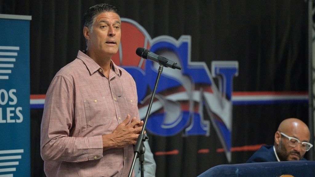  Inmortalizado por la FIBA José “Piculín” Ortiz 