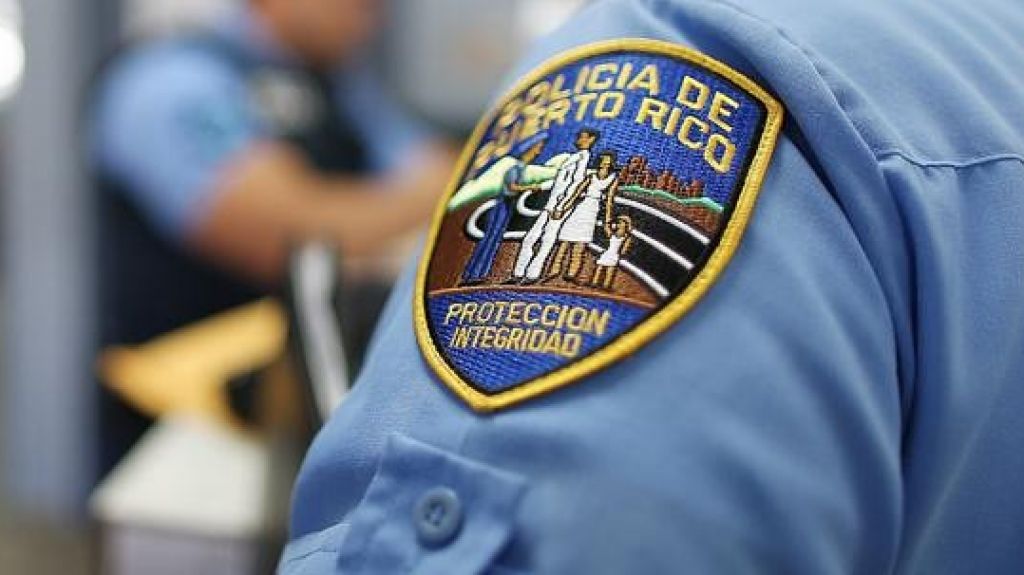  Roban relojes y anillo de matrimonio en escalamiento en Barranquitas 