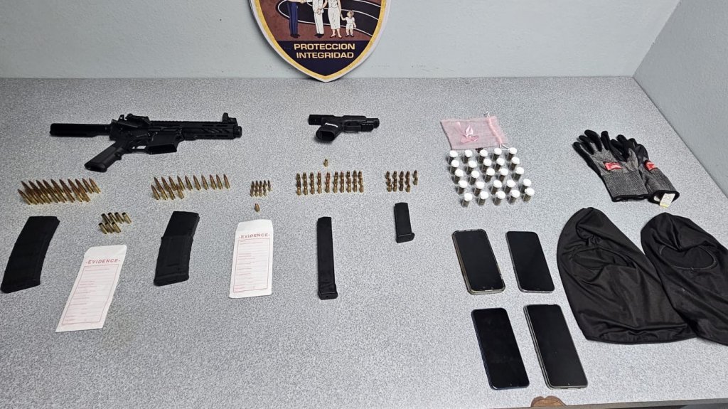  Arrestados con armas en Walgreens, de Arroyo 