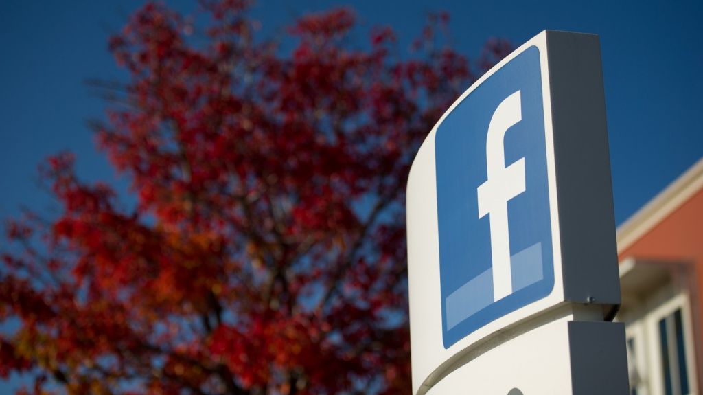  Hombre se suicida en oficinas de Facebook; se lanz&oacute; de cuarto piso 