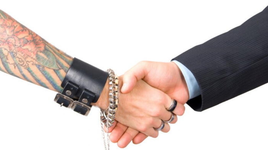  Respaldan proyecto para prohibir la discriminaci&oacute;n en el empleo por tatuajes, perforaciones y cabello te&ntilde;ido 