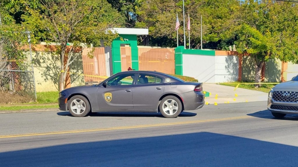  Video: Asesinan a empleado de colegio en San Juan, en el mismo colegio 