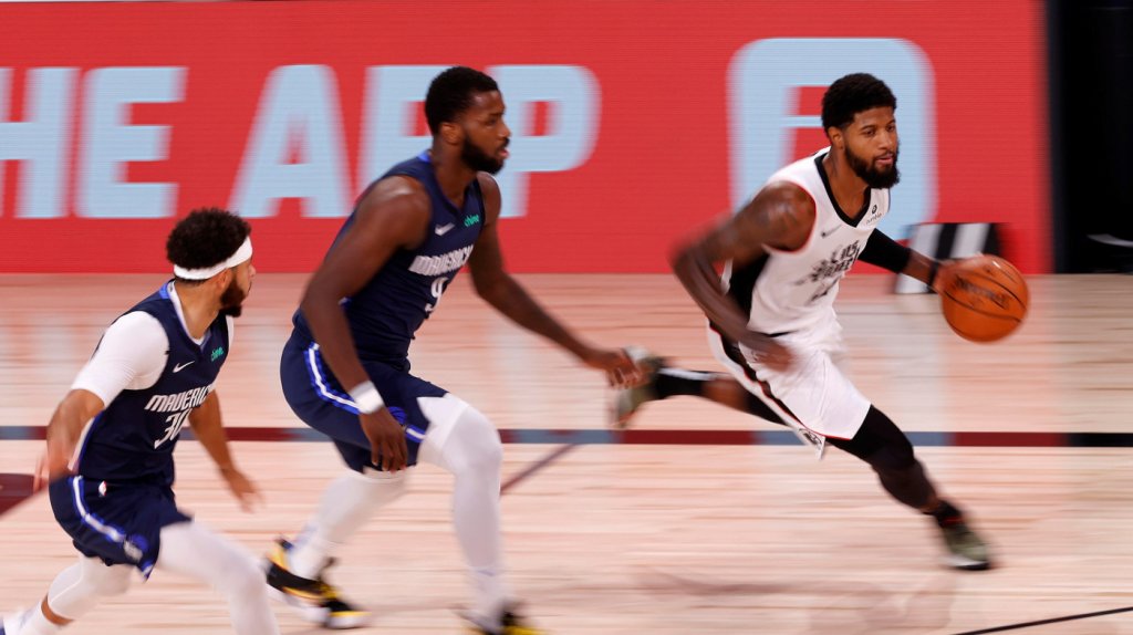  Doncic anota triple y lidera remontada y triunfo de Mavericks 