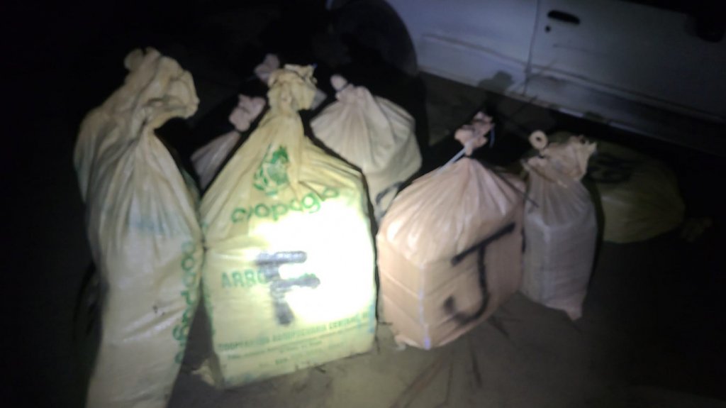  Ocupan 12 fardos de coca&iacute;na y armas de fuego en playa de Levittown 