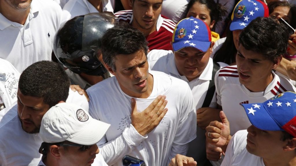  Leopoldo L&oacute;pez asegura que permanecer&aacute; en la residencia del embajador de Espa&ntilde;a "hasta el cese de la usurpaci&oacute;n" 