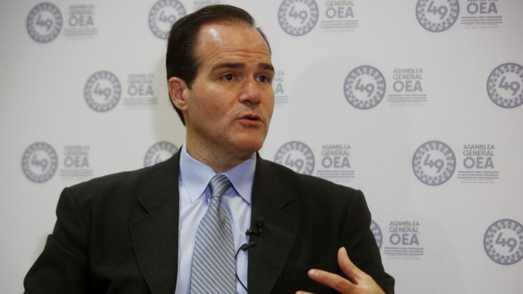  El Gobierno presiona a Guatemala con amenaza de "prohibici&oacute;n de viaje" 