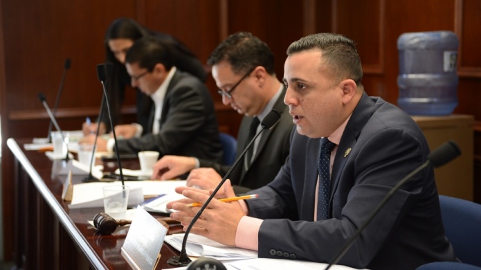 EvalÃºan eliminar delitos menos graves del certificado de antecedentes penales