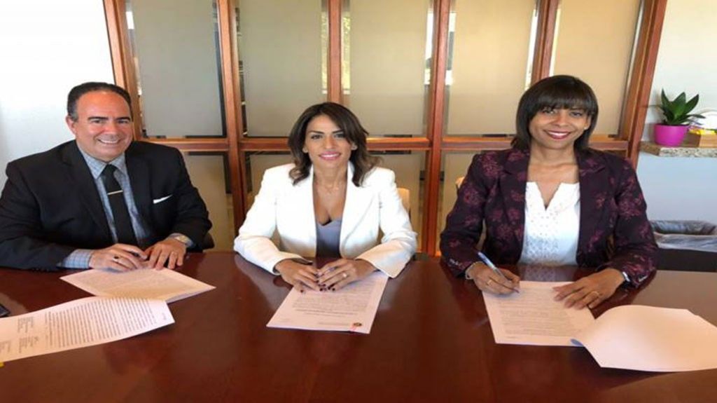  Procuradora de las Mujeres firma acuerdo colaborativo con la Escuela de Derecho de la UPR 